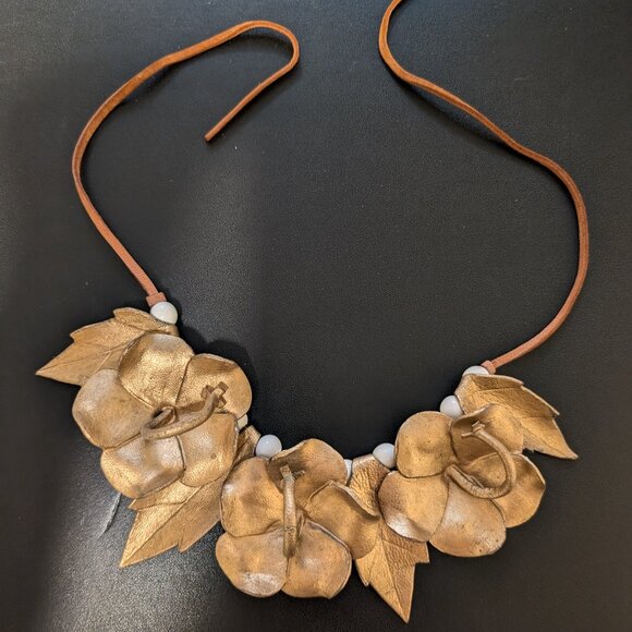Vintage Gold Leather Flower Necklace - Picture 2 of 3